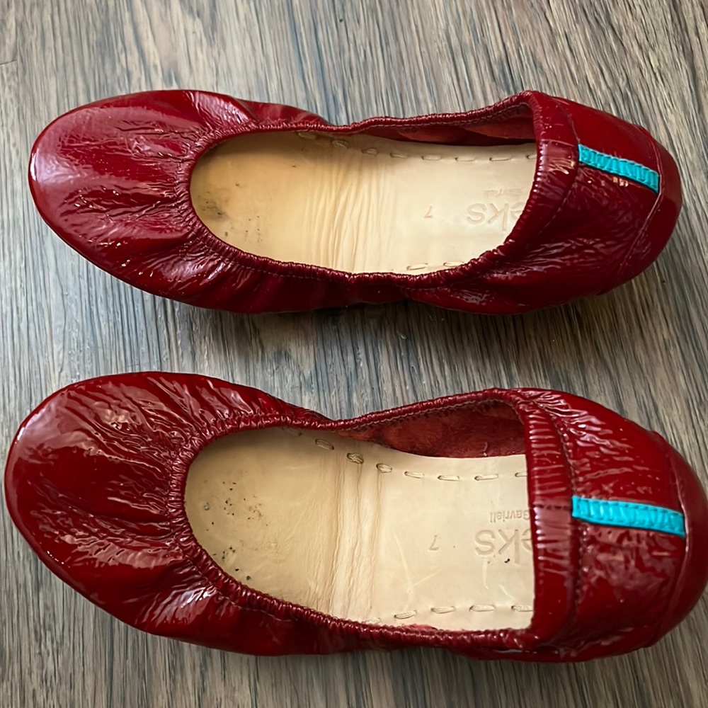 Ruby Red patent leather Tieks size 7